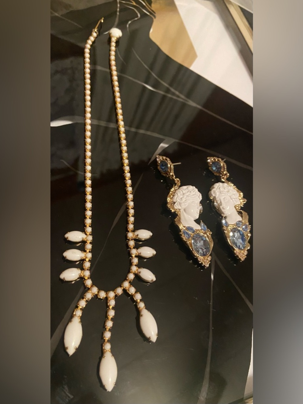 Antique Gold White Milk Glass&Blue Fanstar Cameo Drop Earrings Set#30